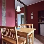 Historic In With Garden דירה