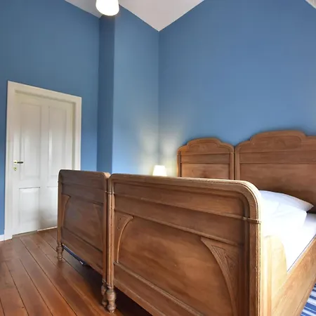 Historic In With Garden Appartement