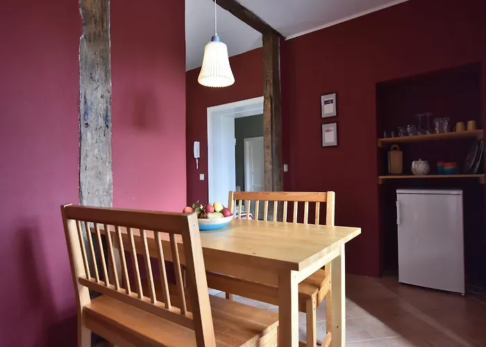 Historic In With Garden Apartment