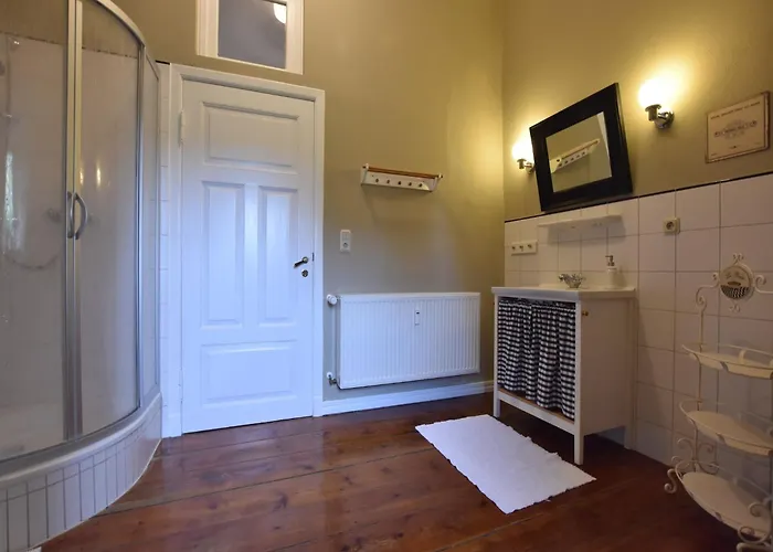 Historic In With Garden Apartment