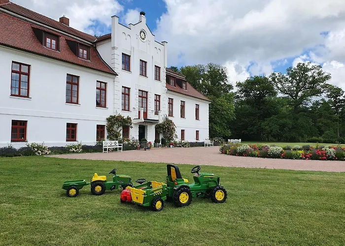Historic In With Garden *