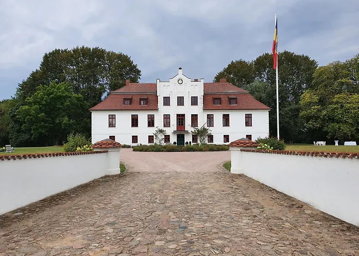 Apartment Historic In With Garden *